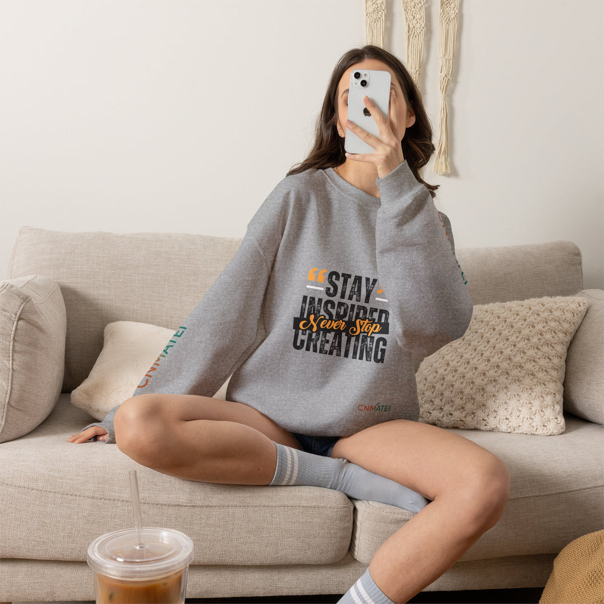 Stay inspired motivationele unisex crewneck sweater – cadeau voor artiesten en creatievelingen