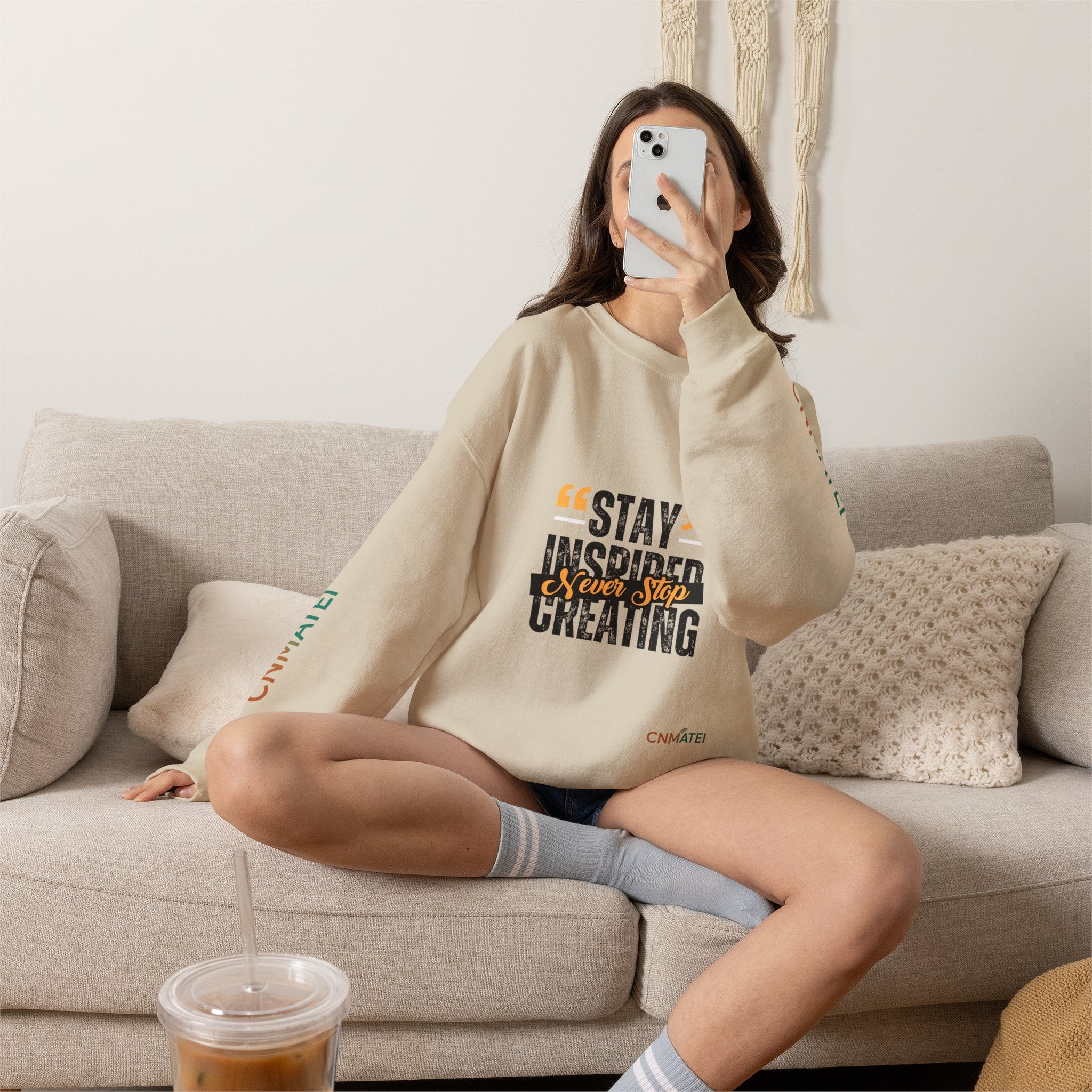Stay inspired motivationele unisex crewneck sweater – cadeau voor artiesten en creatievelingen